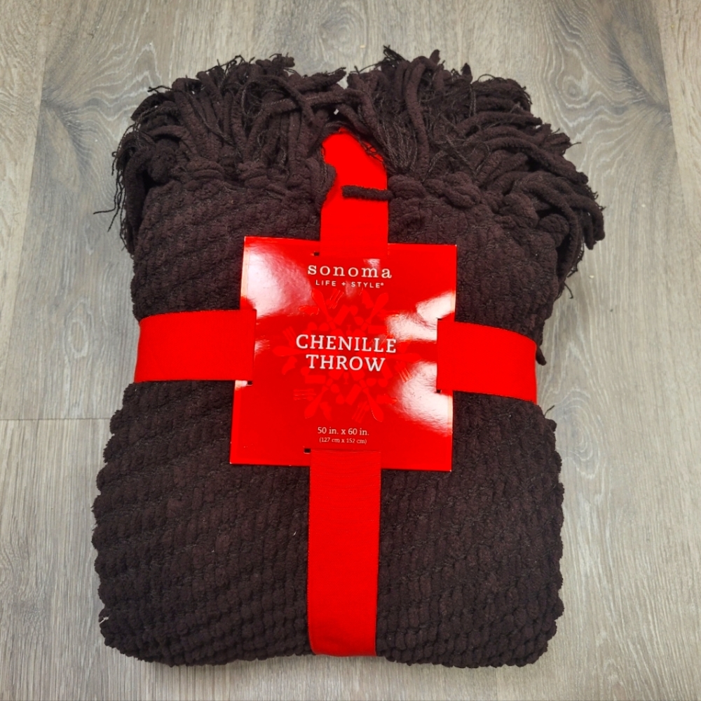 Sonoma Life + Style Cheille Throw
